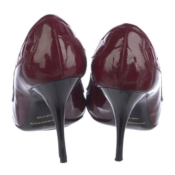 BURBERRY Burgundy Quilted Patent Leather Silver Buckle Heels Pumps EU 39 US 9 - Picture 4 of 5